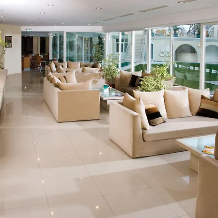 Hotel By Ihg