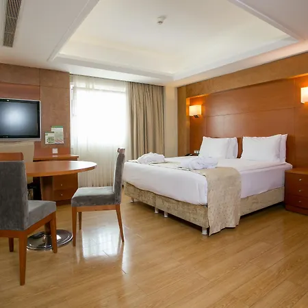 By Ihg 5*