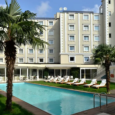 هوليدي إن مدينة إسطنبول 5* اسطنبول